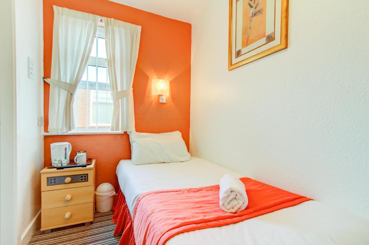 The Sandringham Court Hotel & Apartment Welcoming Large And Small Groups For 15 Years แบล็คพูล ภายนอก รูปภาพ