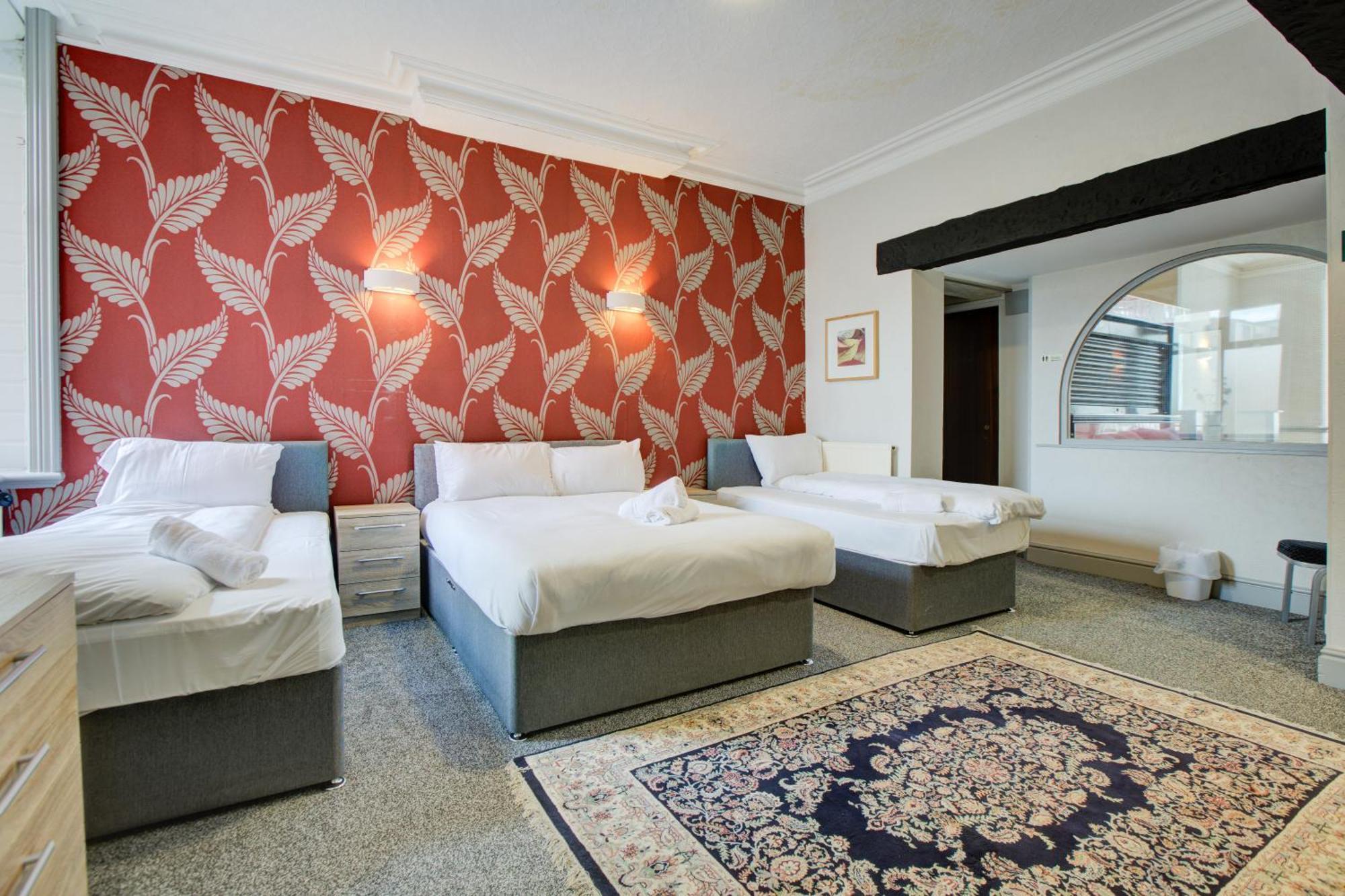 The Sandringham Court Hotel & Apartment Welcoming Large And Small Groups For 15 Years แบล็คพูล ภายนอก รูปภาพ