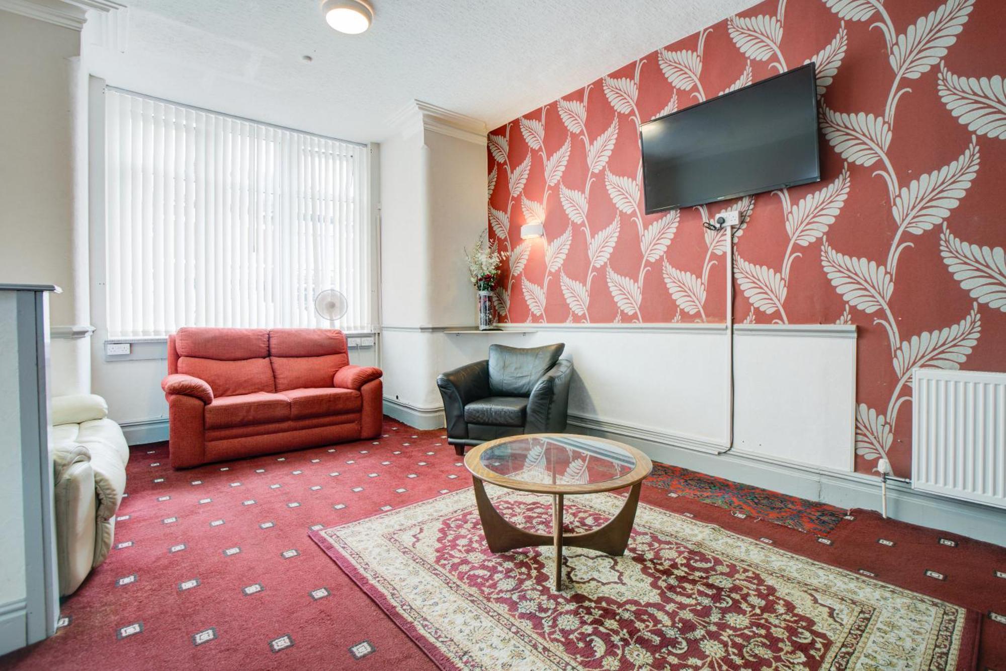 The Sandringham Court Hotel & Apartment Welcoming Large And Small Groups For 15 Years แบล็คพูล ภายนอก รูปภาพ