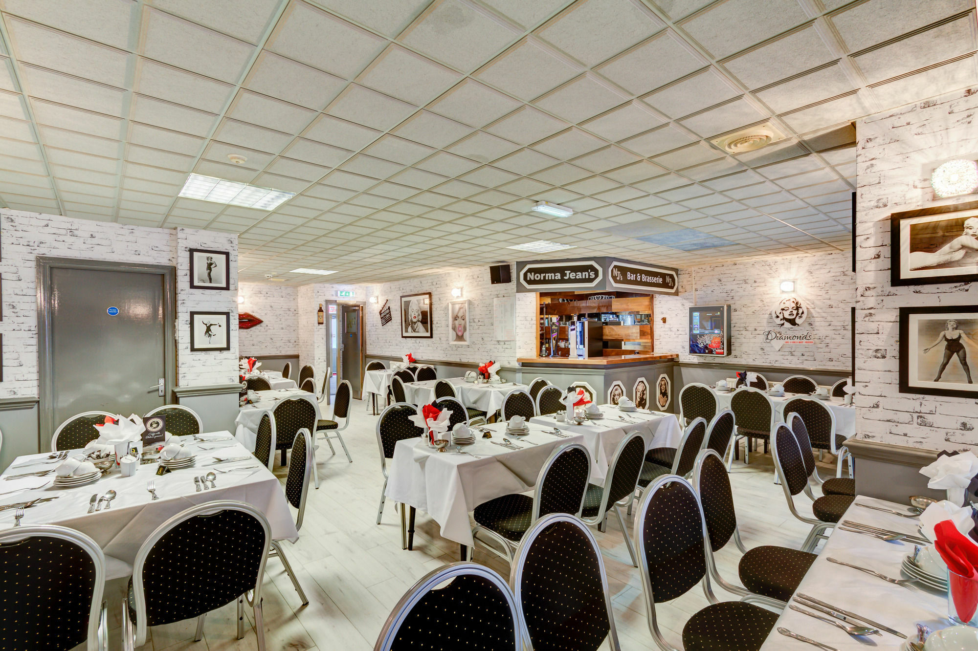The Sandringham Court Hotel & Apartment Welcoming Large And Small Groups For 15 Years แบล็คพูล ภายนอก รูปภาพ
